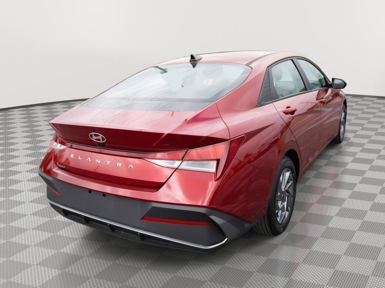 Used 2024 Hyundai Elantra SEL FWD image 5