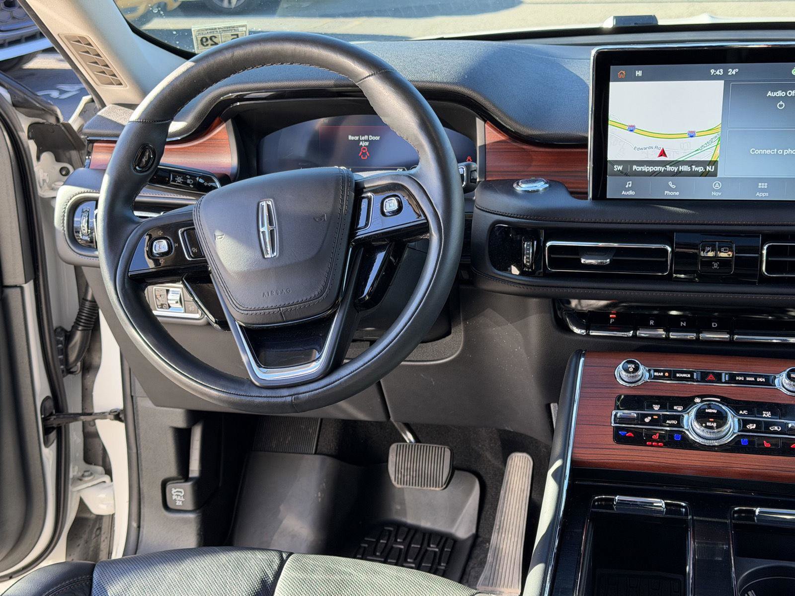 Used 2024 Lincoln Aviator Reserve w/ Equipment Group 201A image 16