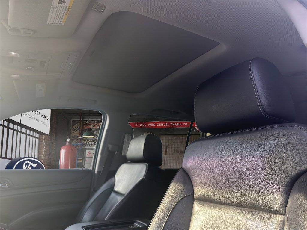 Used 2018 Chevrolet Suburban LT image 16