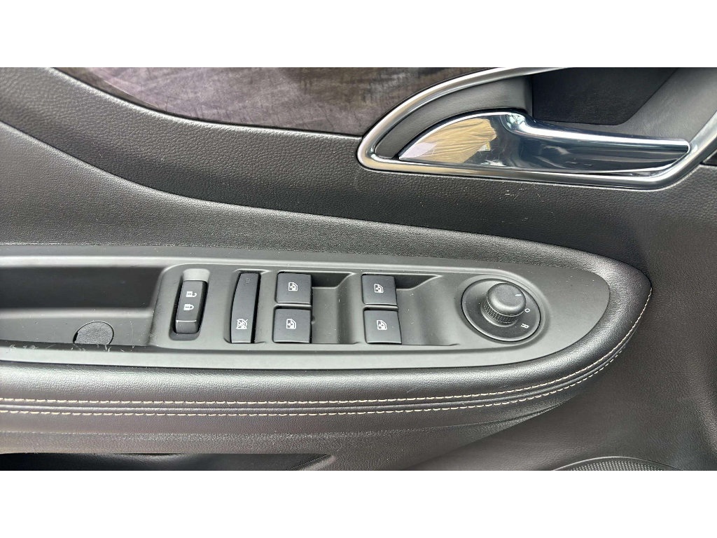 Used 2015 Buick Encore FWD image 19