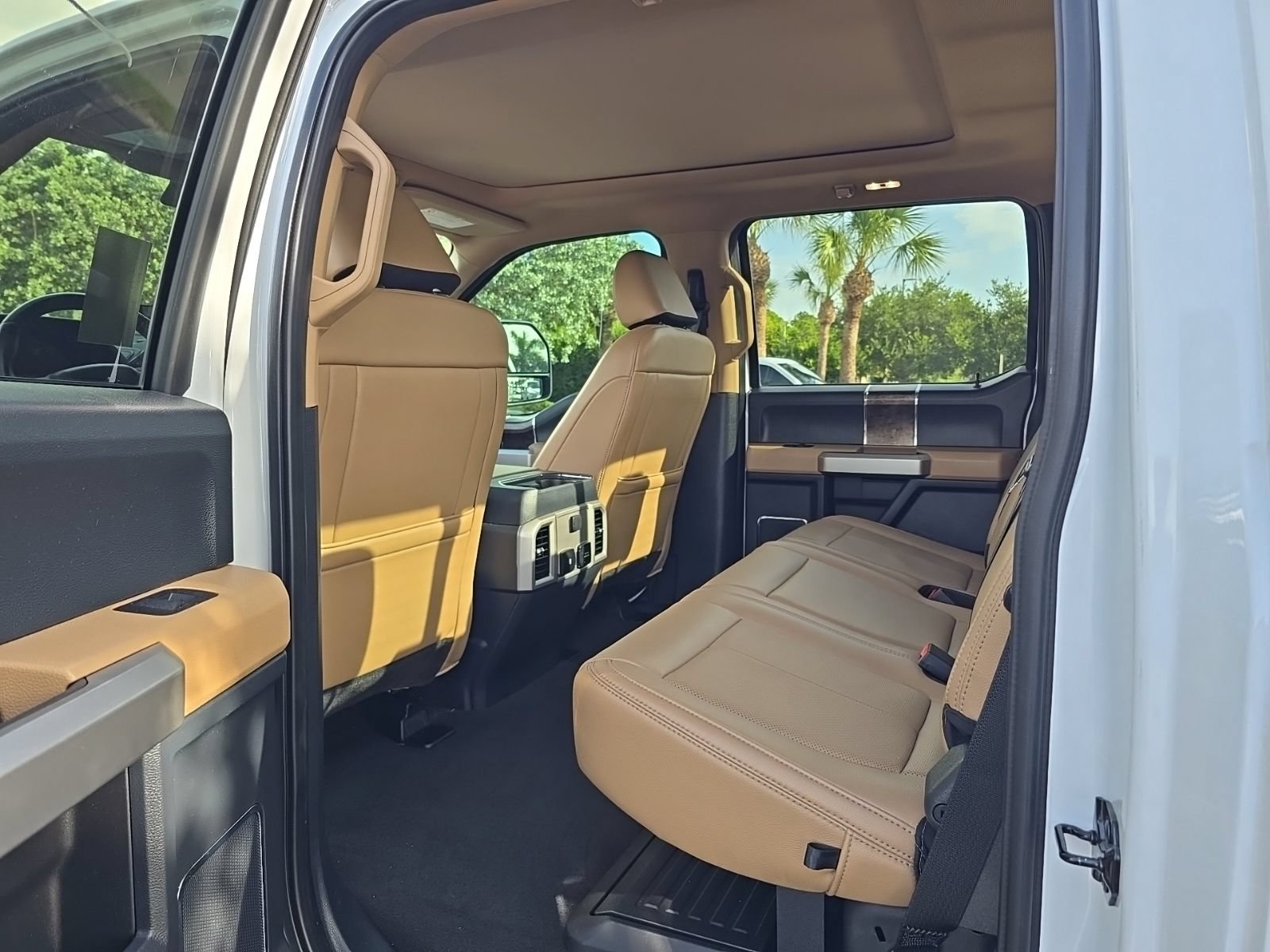 Used 2022 Ford F250 Lariat w/ Lariat Ultimate Package AWD/4WD image 6