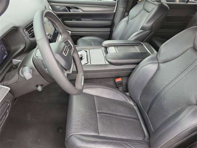 Used 2023 Jeep Wagoneer Series III w/ Preferred Equipment Group image 9