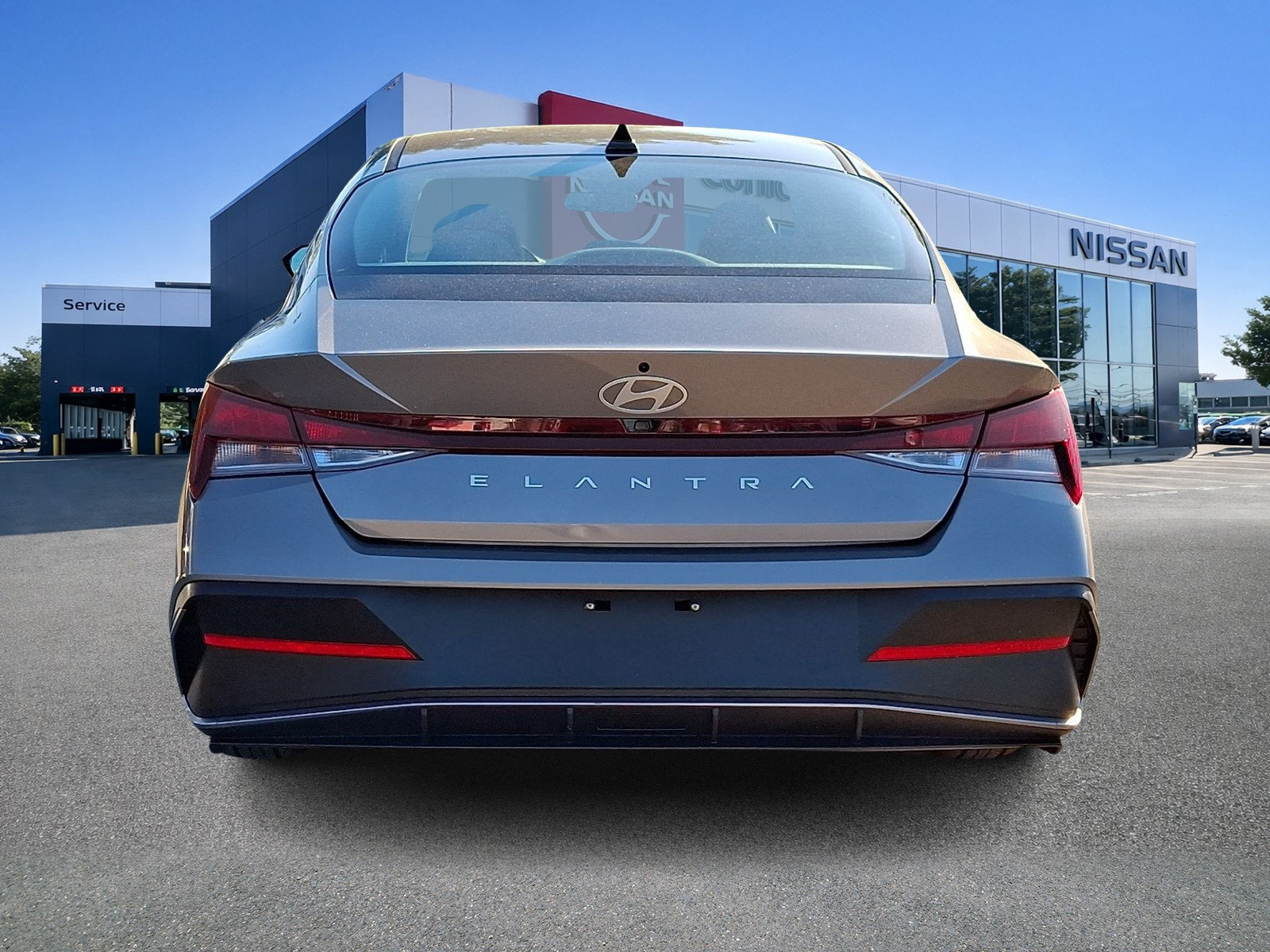 Used 2024 Hyundai Elantra SEL FWD image 5