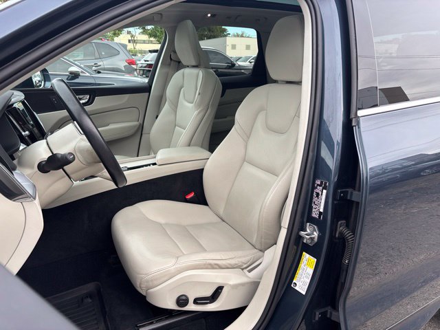 Used 2020 Volvo XC60 T6 Momentum w/ Protection Package Premier AWD/4WD image 21