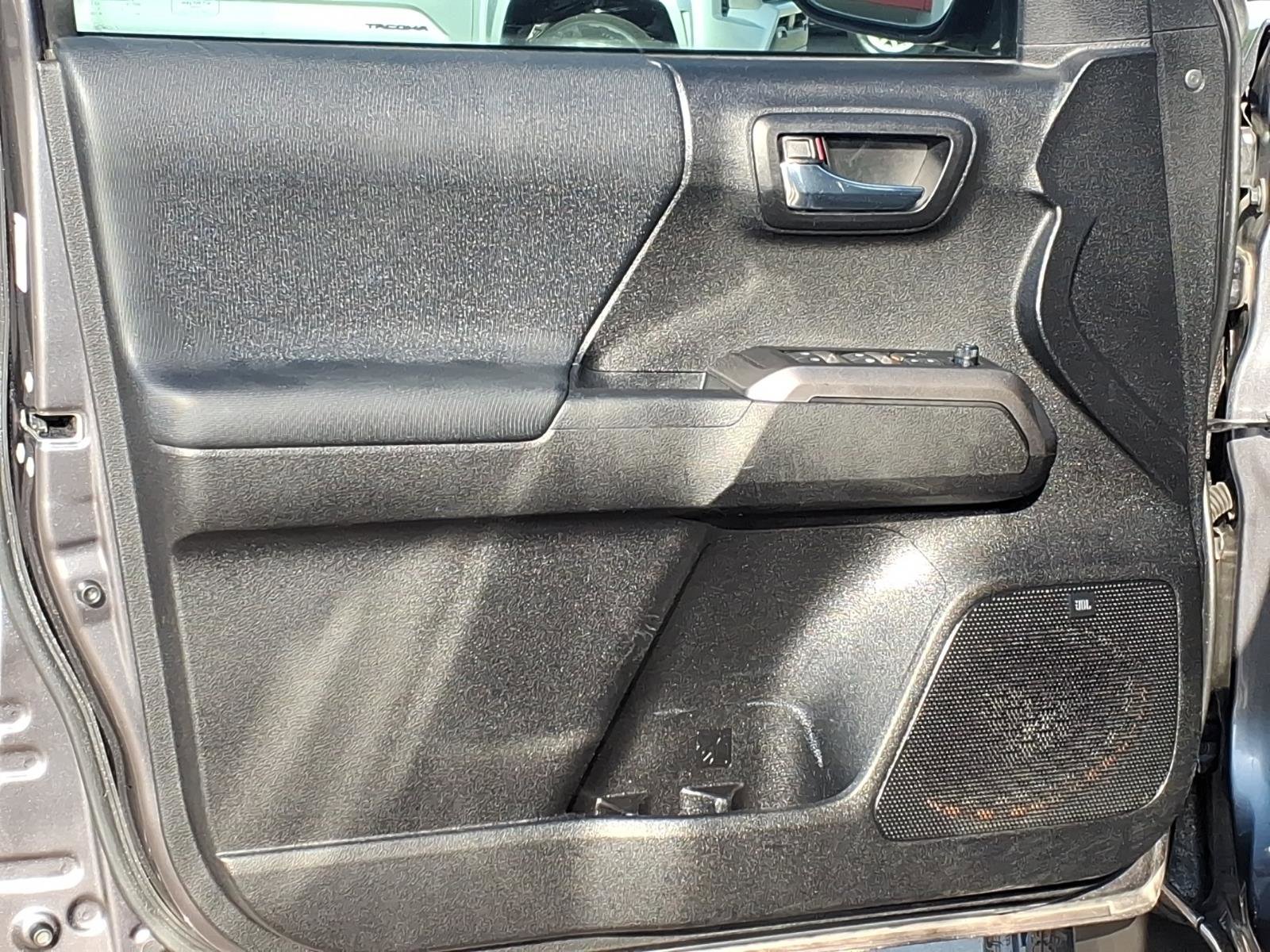 Used 2022 Toyota Tacoma TRD Pro AWD/4WD image 28