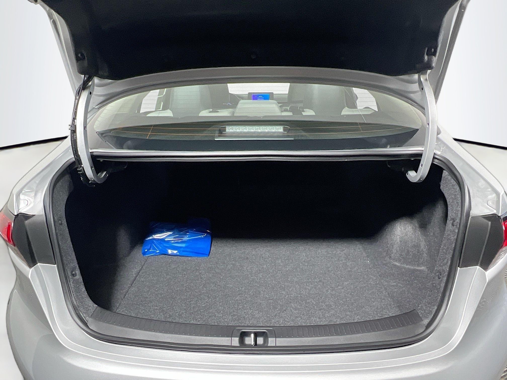Used 2026 Toyota Corolla LE FWD image 32