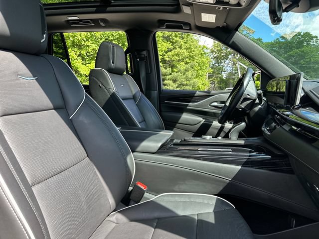 Used 2024 Cadillac Escalade Sport w/ Touring Package AWD/4WD image 17