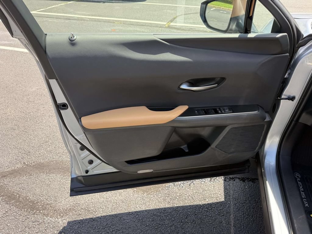 Used 2025 Lexus UX 300h AWD w/ Accessory Package (Z1) image 12