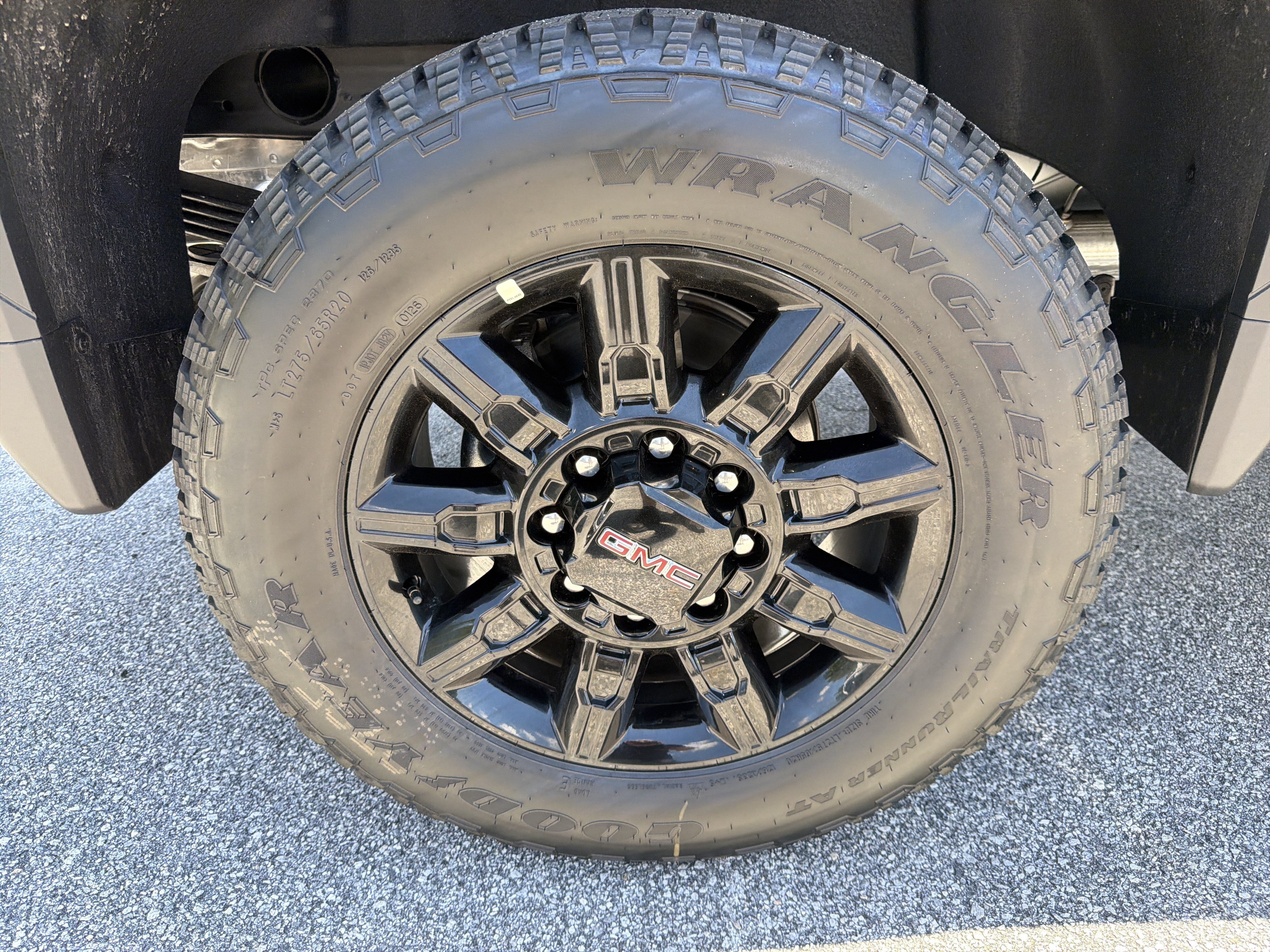 New 2026 GMC Sierra 2500 AT4 w/ AT4 Premium Plus Package AWD/4WD image 18