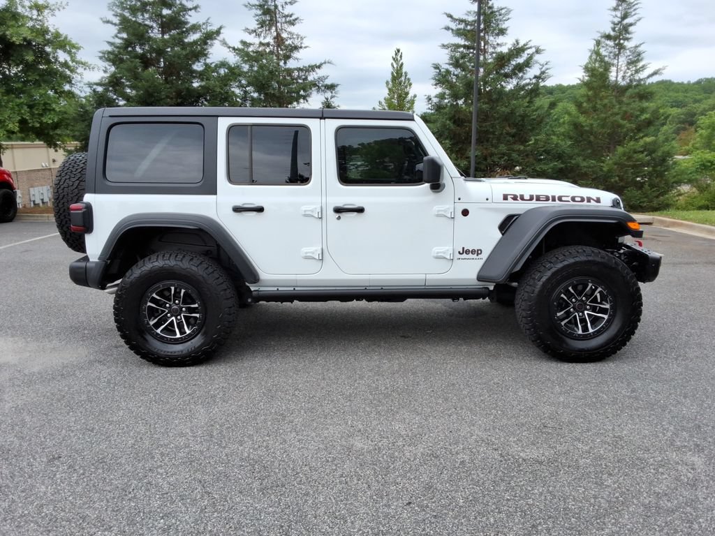 Used 2024 Jeep Wrangler Unlimited Rubicon w/ XTREMEE 35" Tire Package AWD/4WD image 4