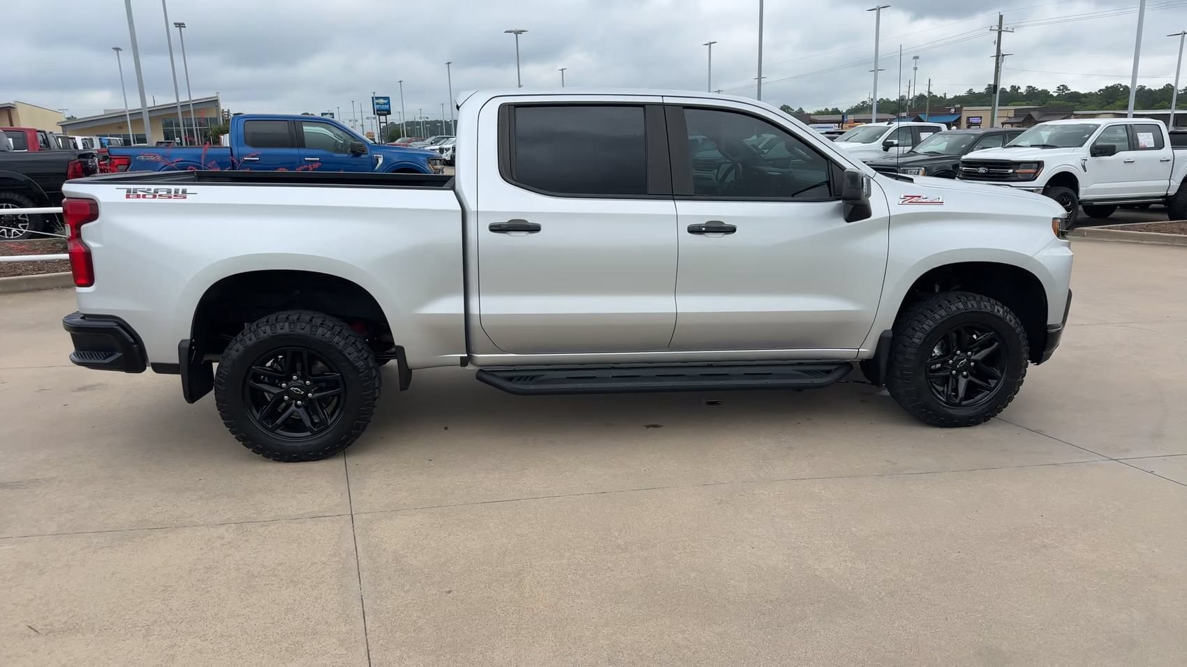 Used 2020 Chevrolet Silverado 1500 LT Trail Boss AWD/4WD image 8
