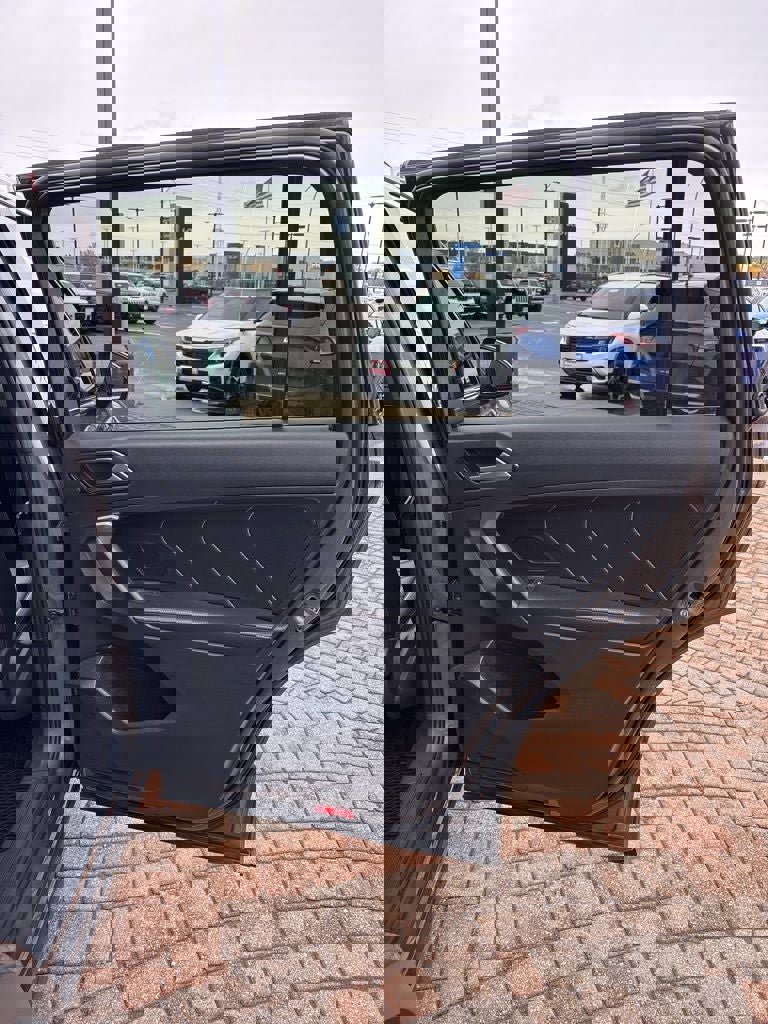 Used 2024 Volkswagen Tiguan SEL R-Line image 37