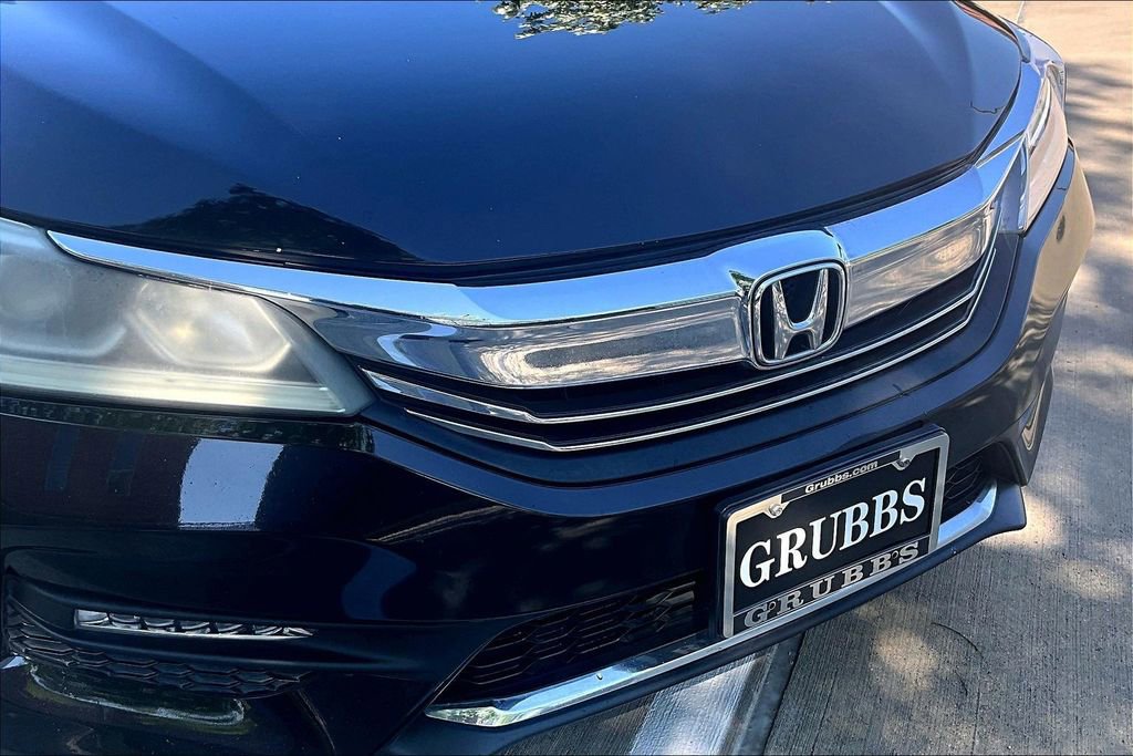 Used 2017 Honda Accord EX-L image 37