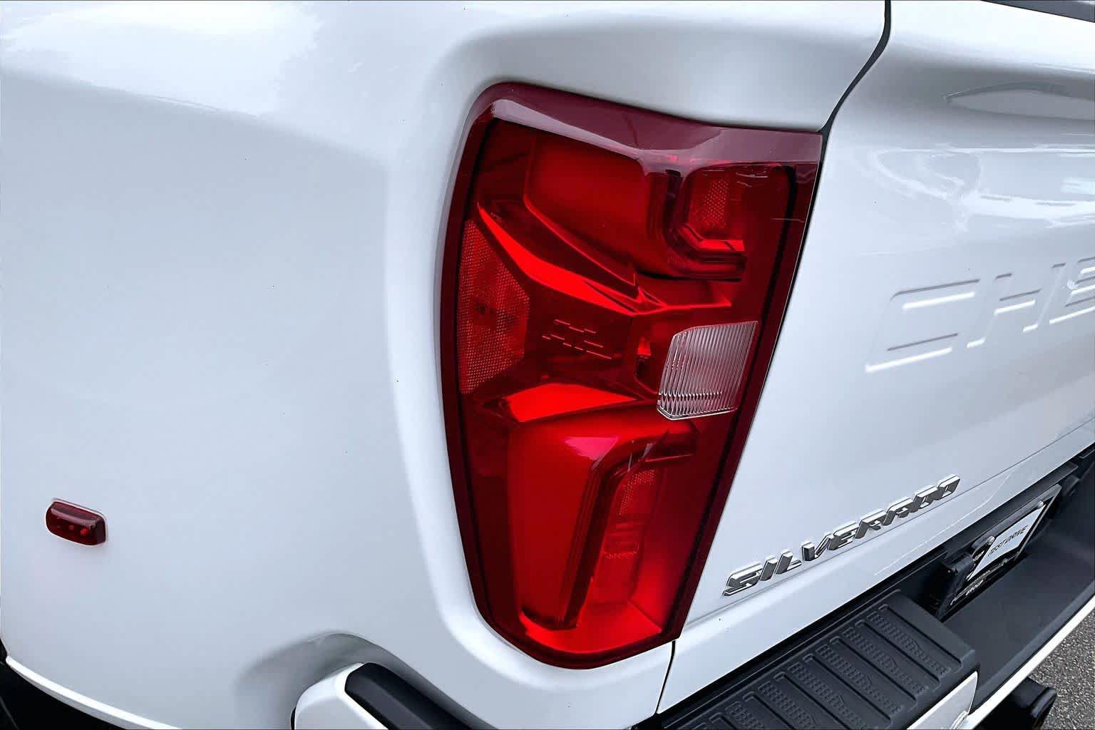 Used 2024 Chevrolet Silverado 3500 High Country w/ High Country Premium Package AWD/4WD image 28