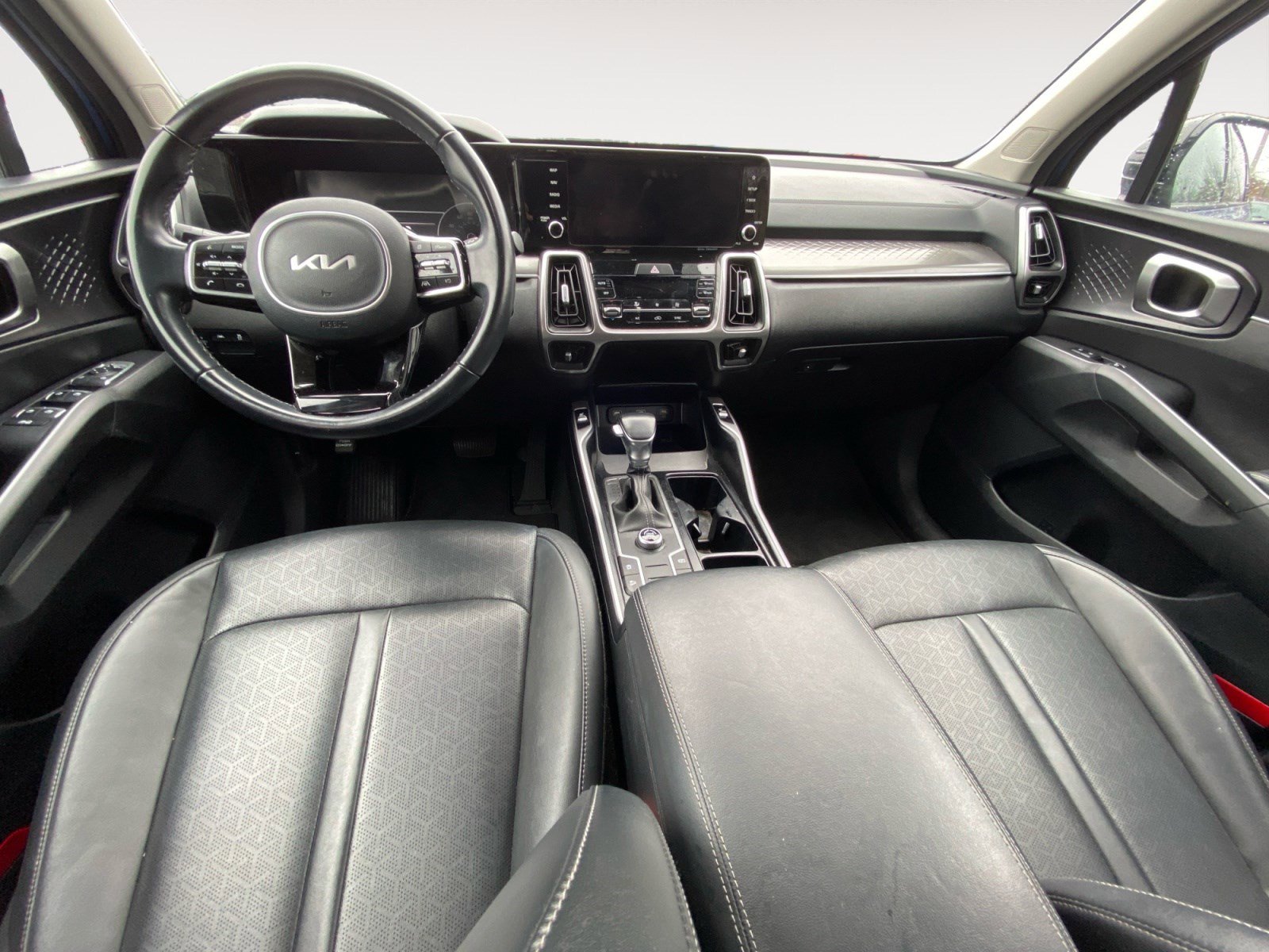 Used 2022 Kia Sorento S w/ Panoramic Sunroof Package image 16