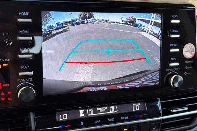 Certified 2024 Toyota Sienna XLE FWD image 19