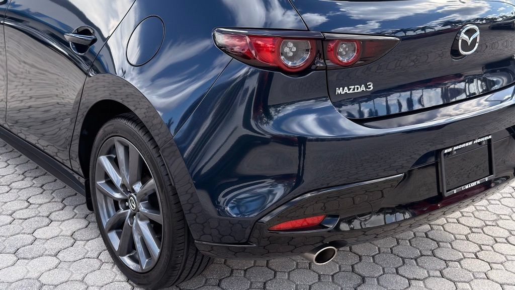 Used 2020 MAZDA MAZDA3 Hatchback FWD image 16