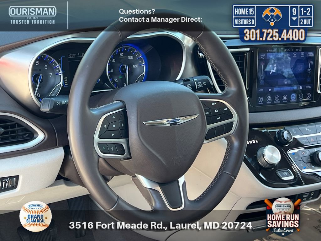 Used 2017 Chrysler Pacifica Touring-L w/ Tire & Wheel Group image 9