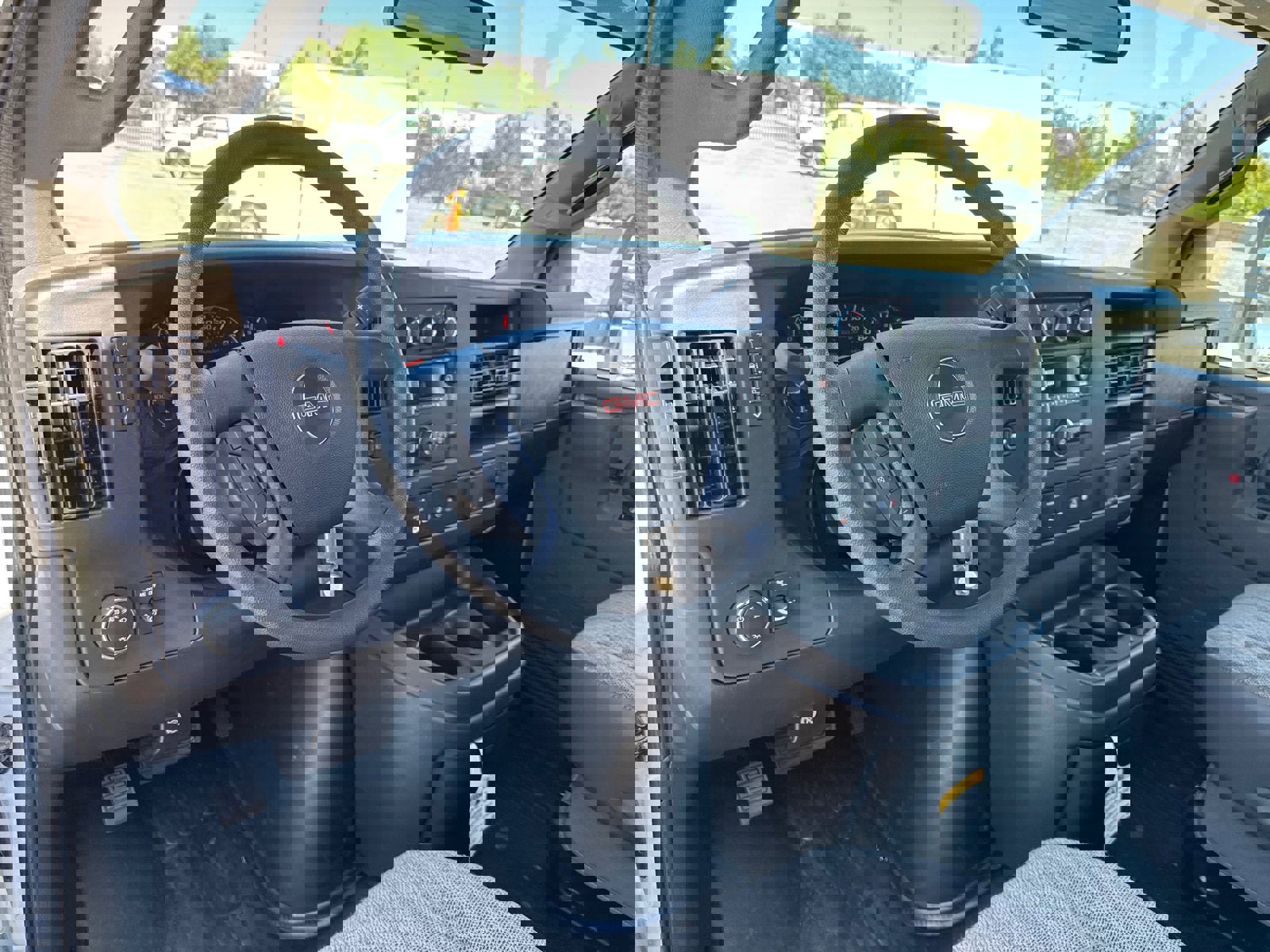 New 2025 GMC Savana 3500 w/ Power Convenience Package image 22