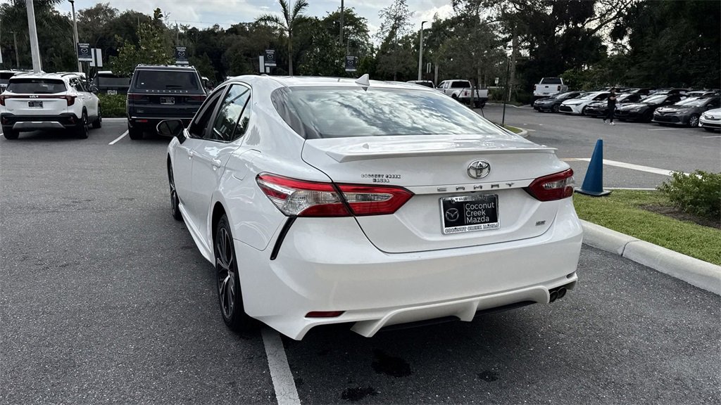 Used 2020 Toyota Camry SE image 14