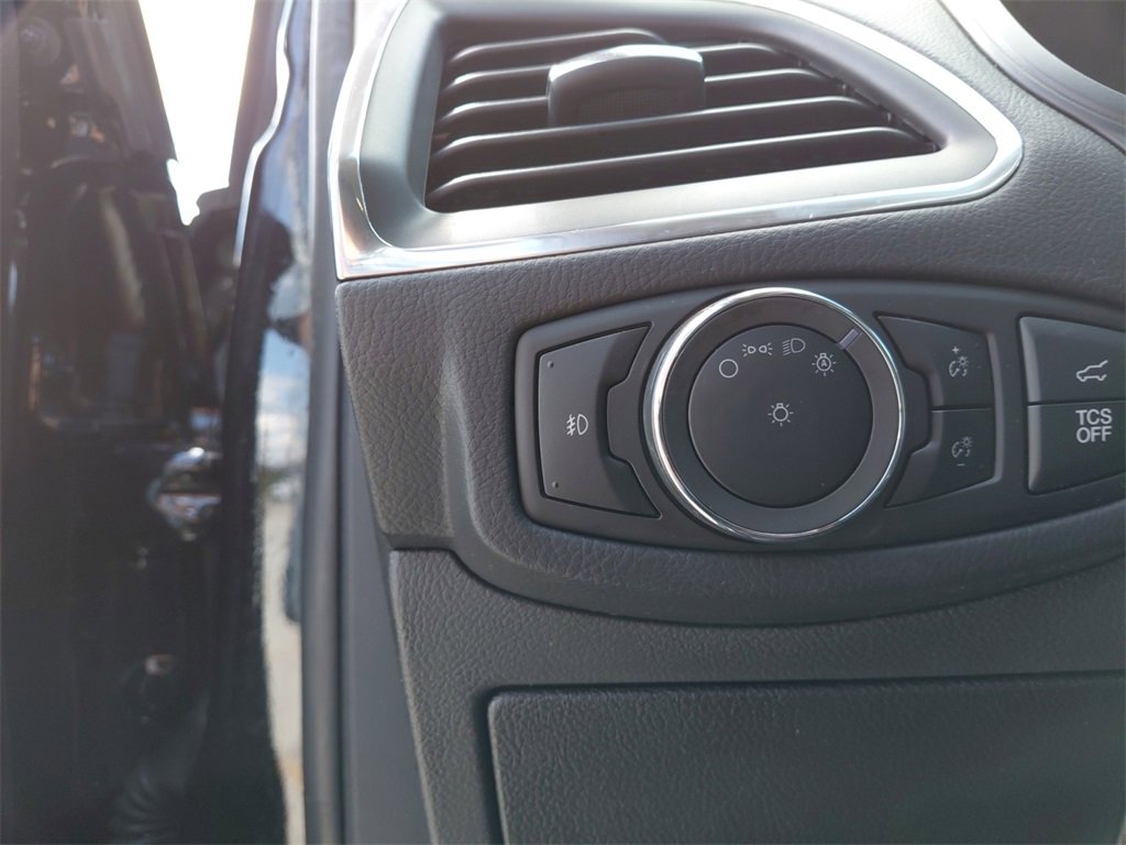 Used 2024 Ford Edge Titanium image 36