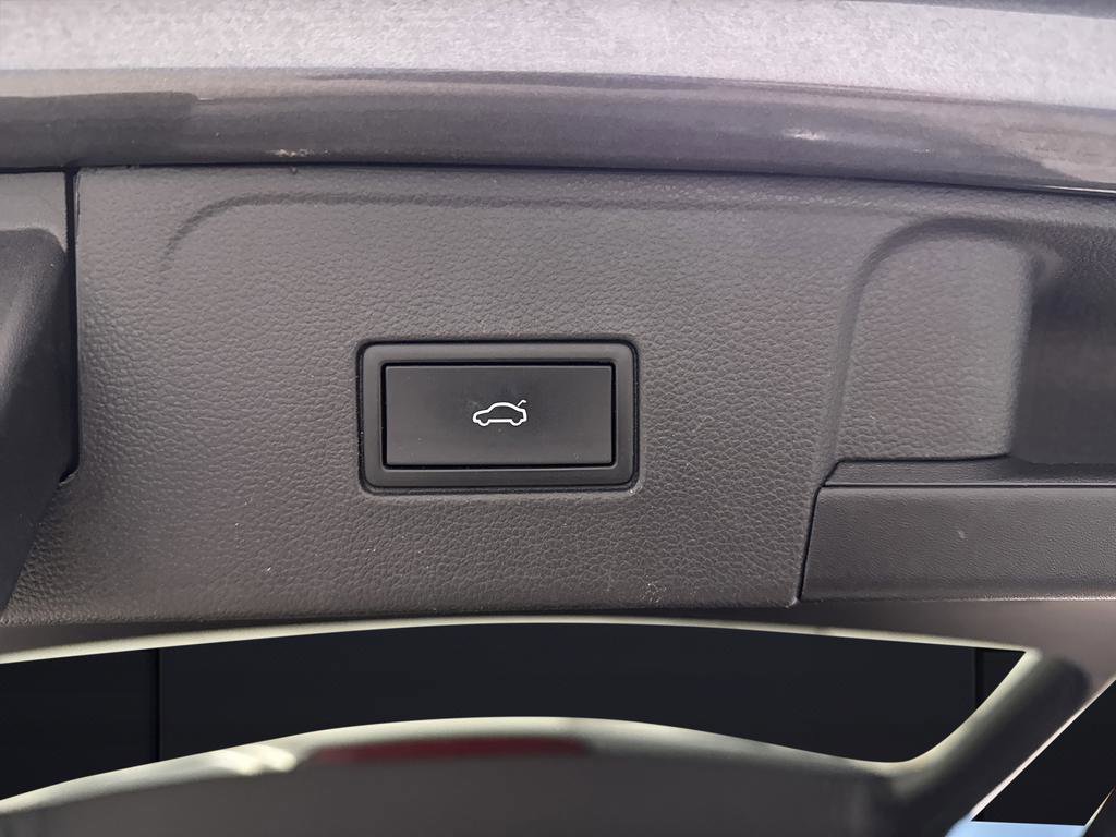 Used 2023 Volkswagen Atlas SE w/ Panoramic Sunroof Package image 15