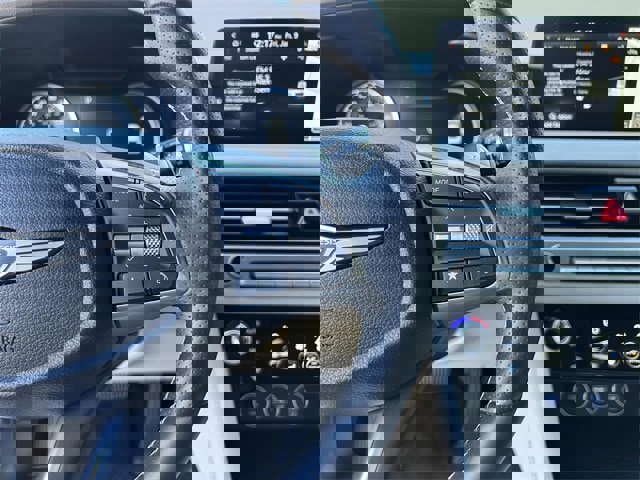 Used 2025 Genesis G70 2.5T image 26