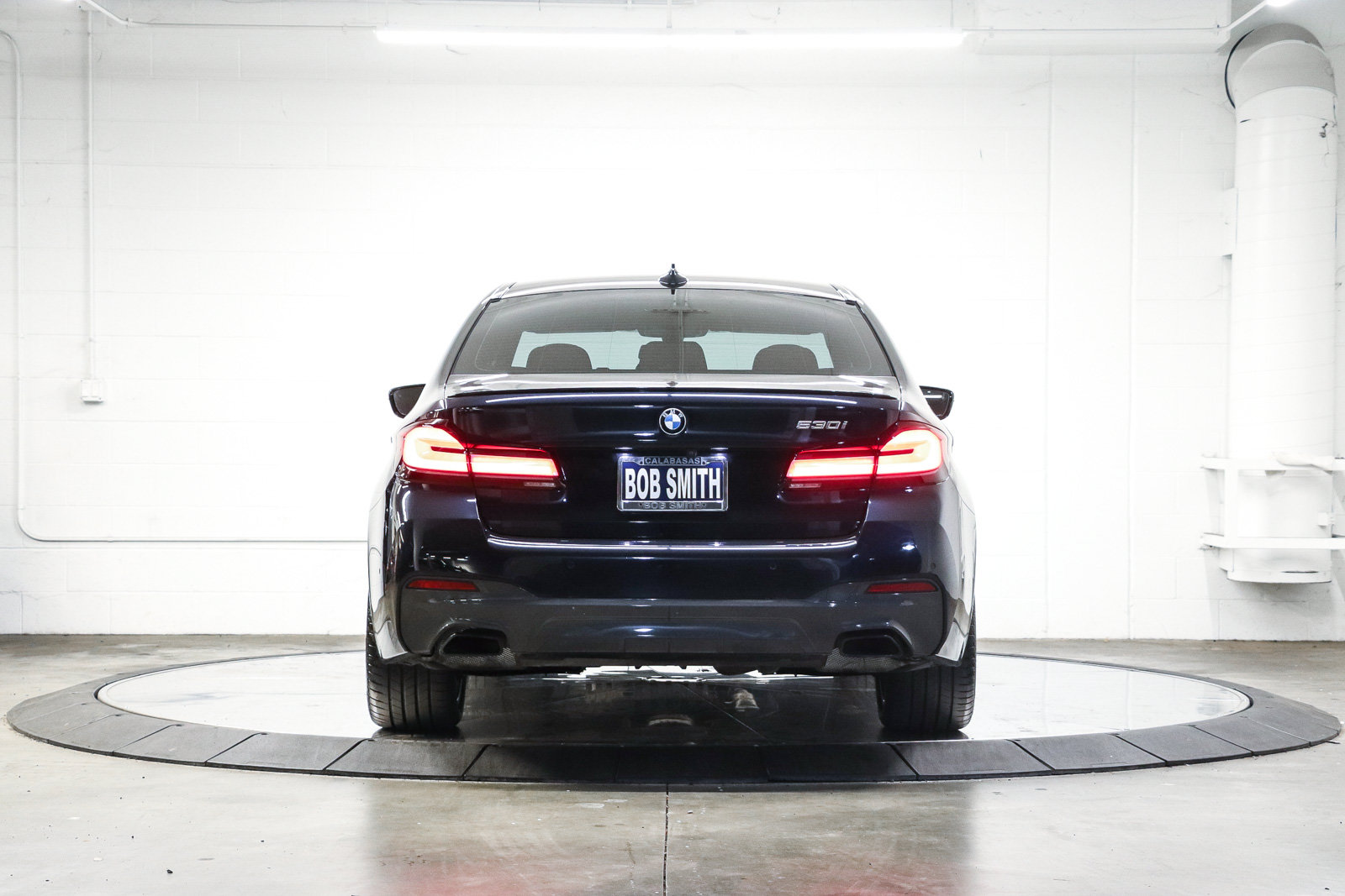 Certified 2023 BMW 530i w/ M Sport Package RWD image 5