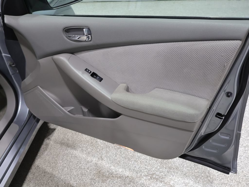 Used 2008 Nissan Altima 3.5 SE w/ Sport Pkg FWD image 29