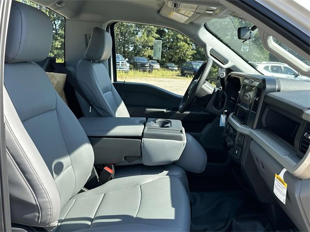 New 2025 Ford F550 4x4 Regular Cab Super Duty w/ XL Chrome Package image 12