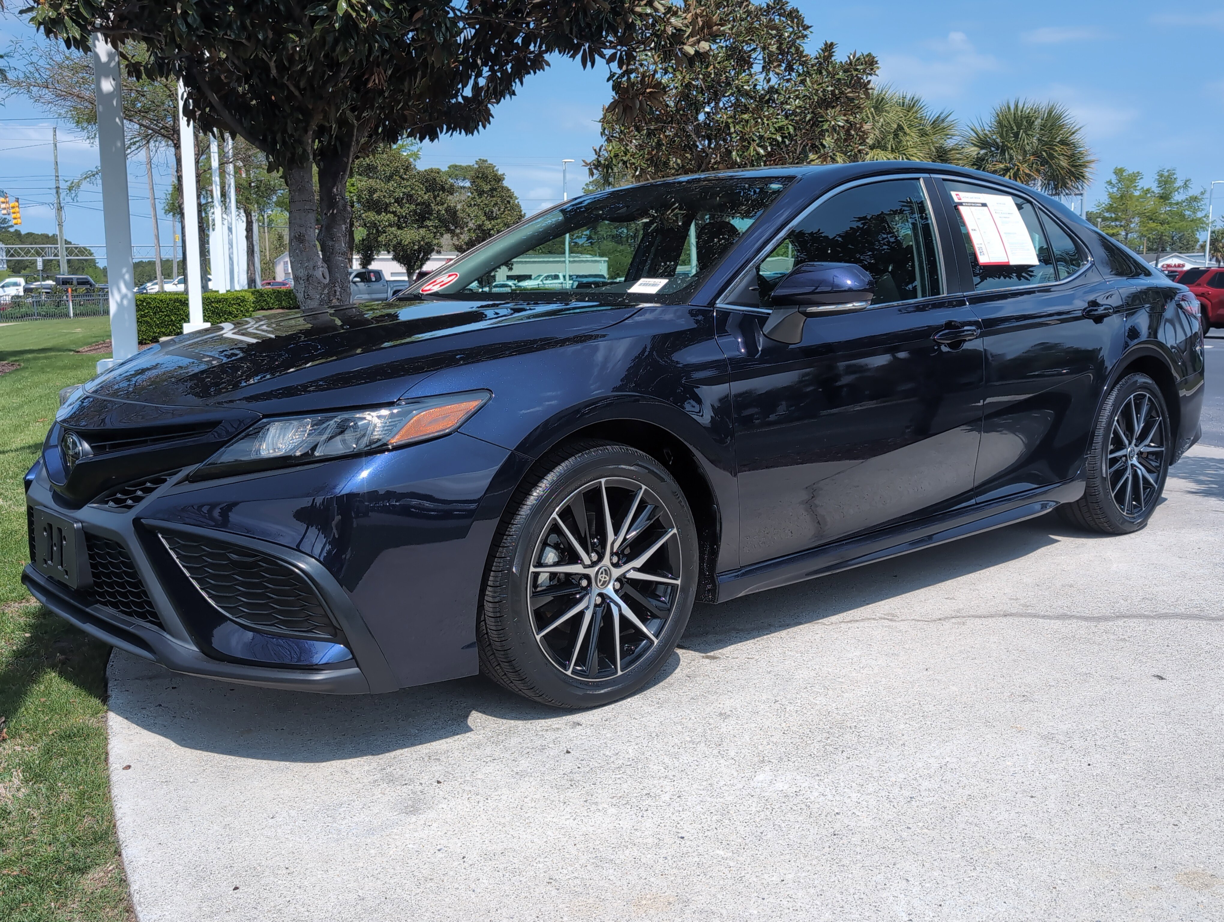 Certified 2022 Toyota Camry SE FWD image 7