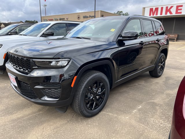 New 2025 Jeep Grand Cherokee Altitude RWD image 3