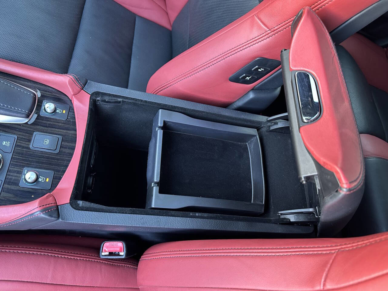 Used 2015 Lexus LS 460 AWD image 34