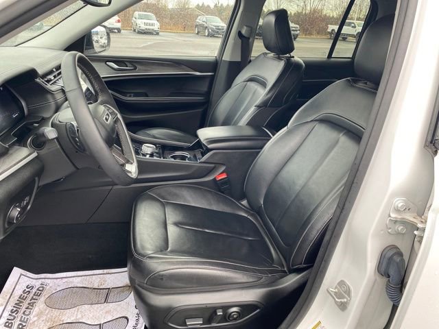 Used 2023 Jeep Grand Cherokee Limited AWD/4WD image 15