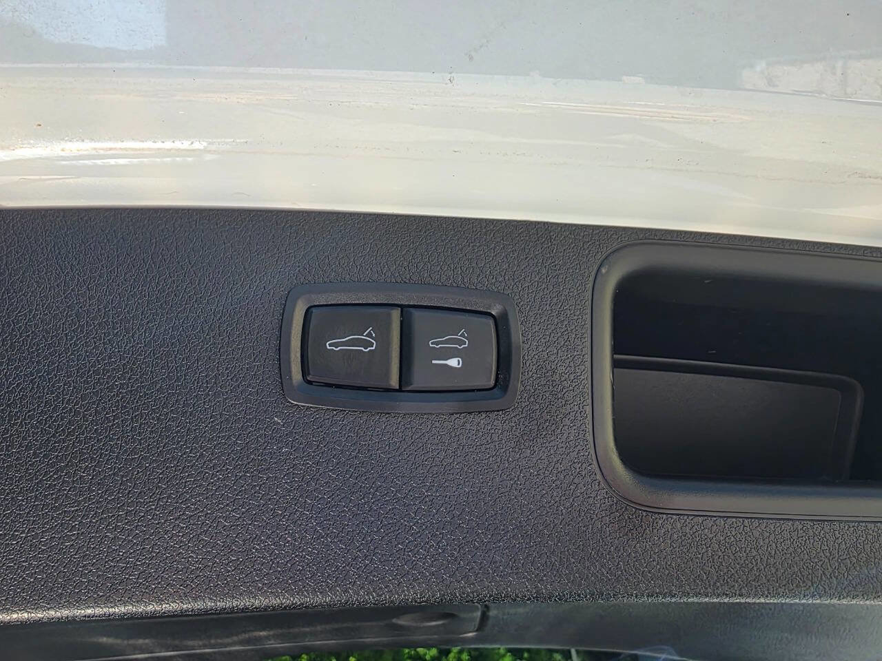 Used 2015 Porsche Macan S w/ Premium Package Plus AWD/4WD image 40