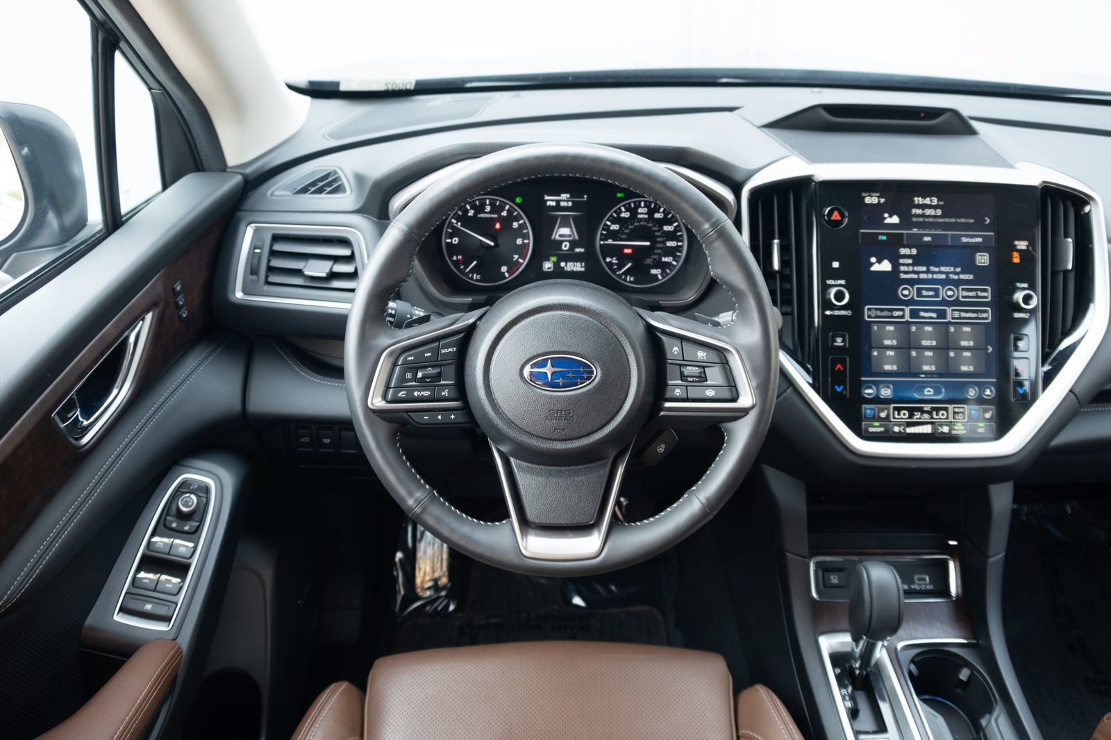 Used 2024 Subaru Ascent Touring AWD/4WD image 2