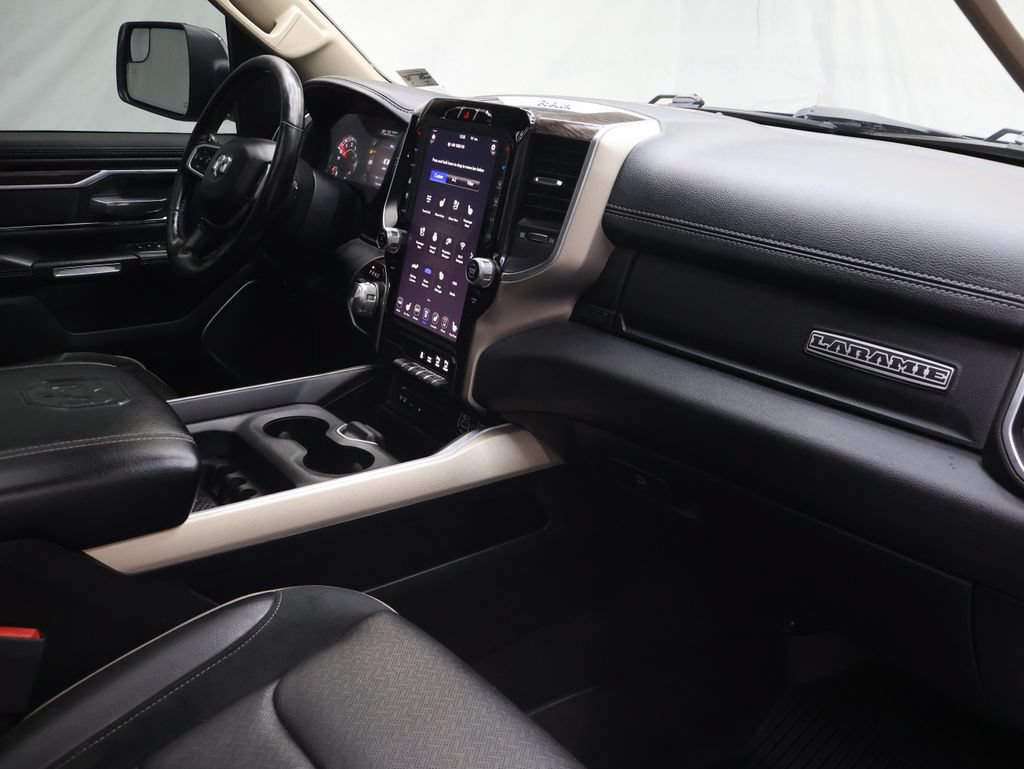Used 2019 RAM 1500 Laramie AWD/4WD image 10