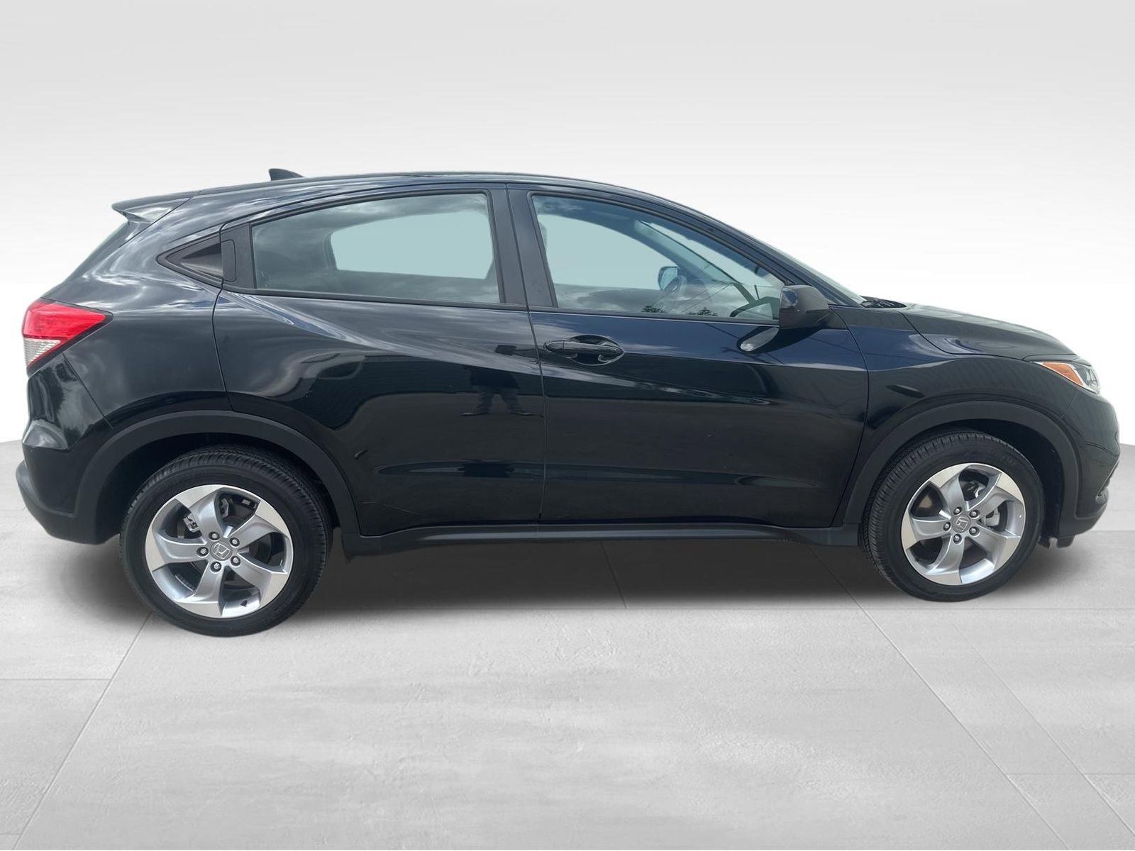 Used 2022 Honda HR-V LX image 5