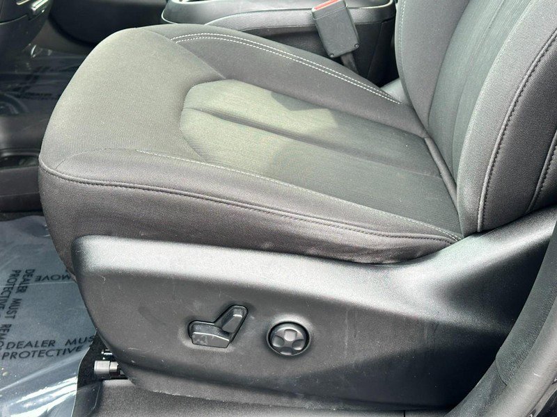 Used 2019 Chrysler Pacifica Touring Plus w/ S Appearance Package FWD image 18