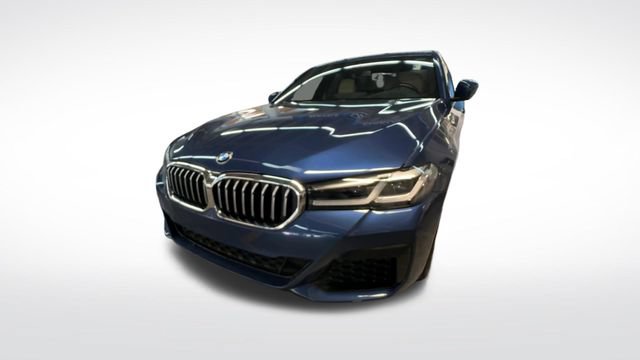 Used 2022 BMW 530i w/ M Sport Package RWD image 3