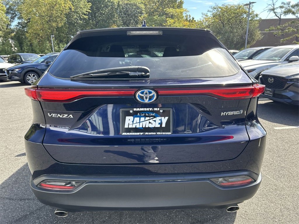 Used 2021 Toyota Venza LE image 25