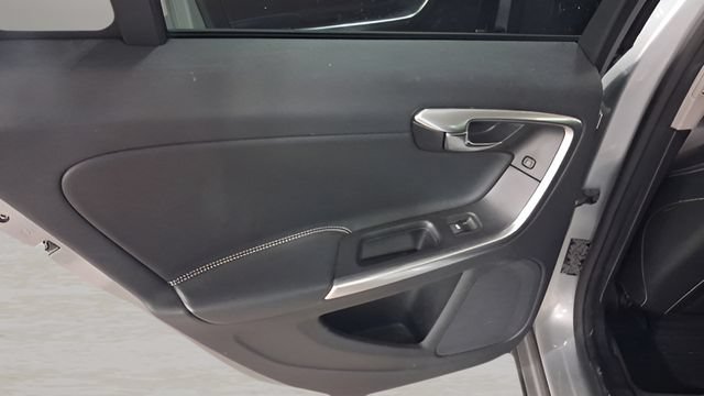 Used 2018 Volvo V60 T5 Dynamic w/ Vision Package FWD image 22