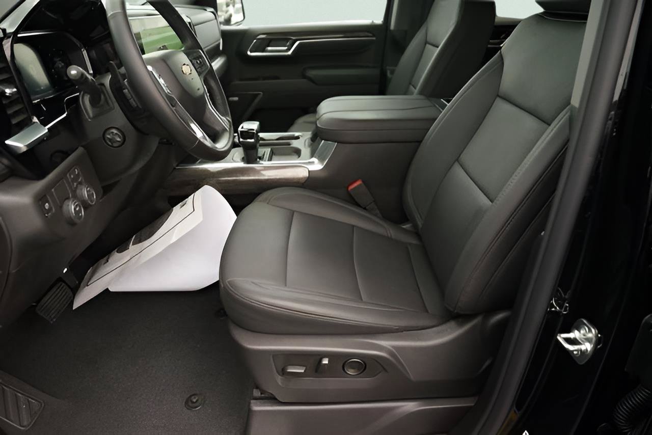 Used 2026 Chevrolet Silverado 1500 LTZ w/ LTZ Premium Texas Edition RWD image 9