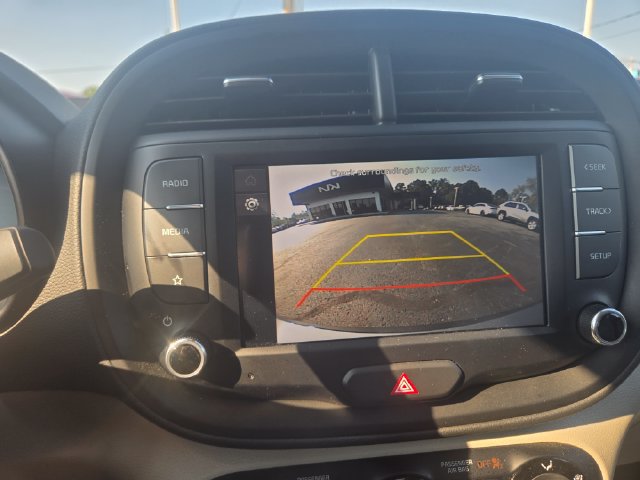 Used 2025 Kia Soul LX w/ LX Technology Package FWD image 12