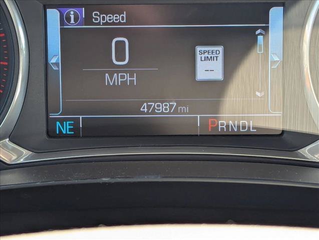 Used 2017 Chevrolet Malibu Premier w/ Premier Sun and Wheel Package FWD image 10