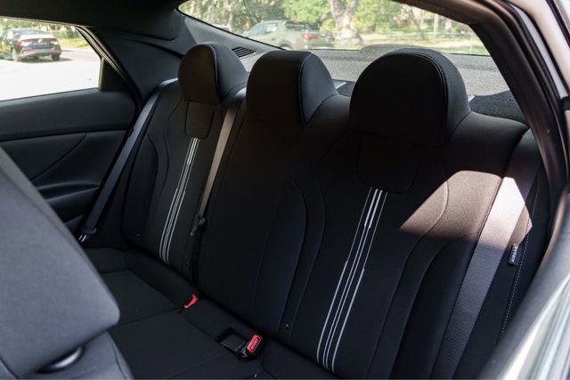 New 2025 Hyundai Elantra SEL image 19