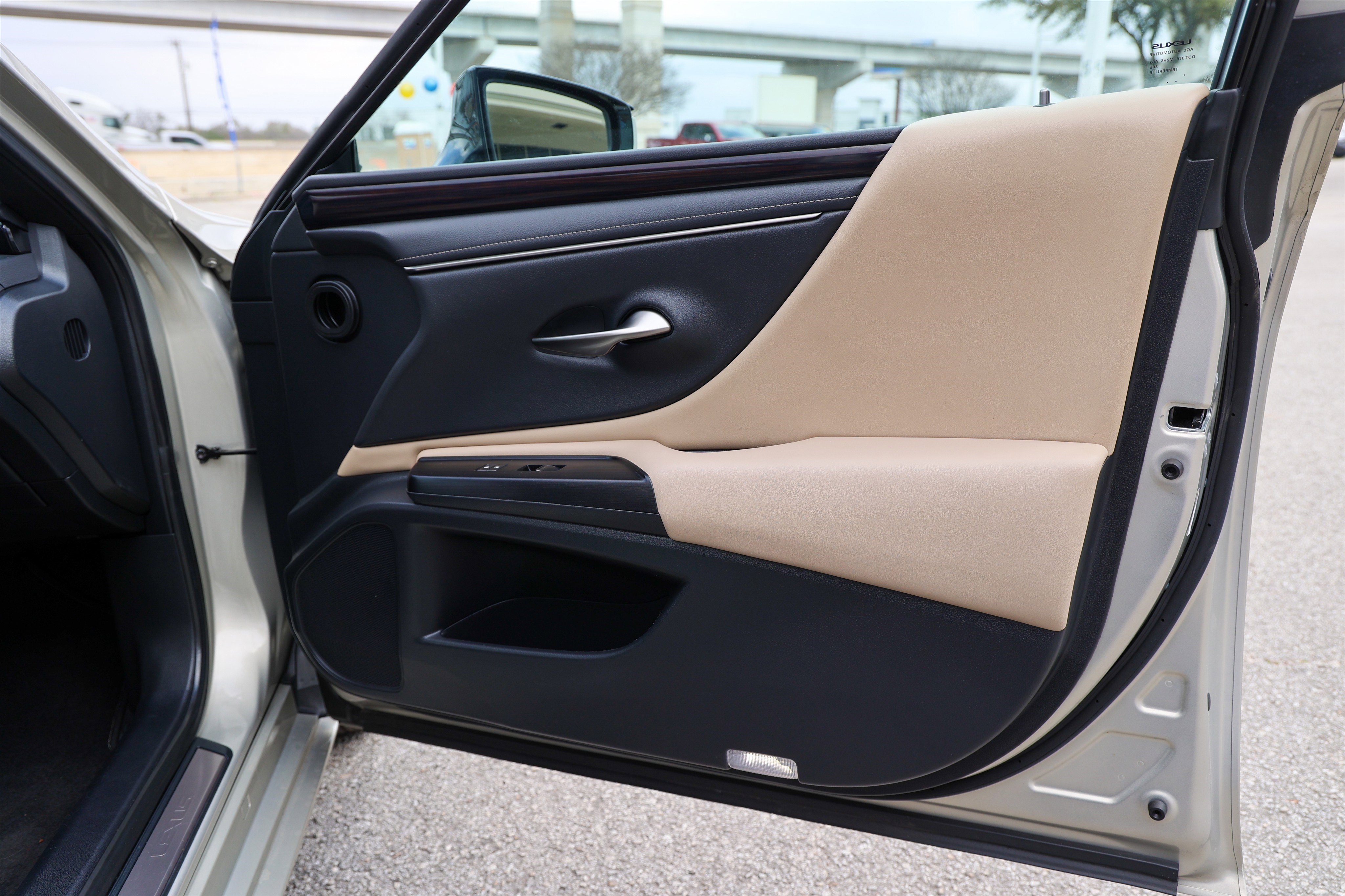 Used 2021 Lexus ES 350 w/ Premium Package image 32