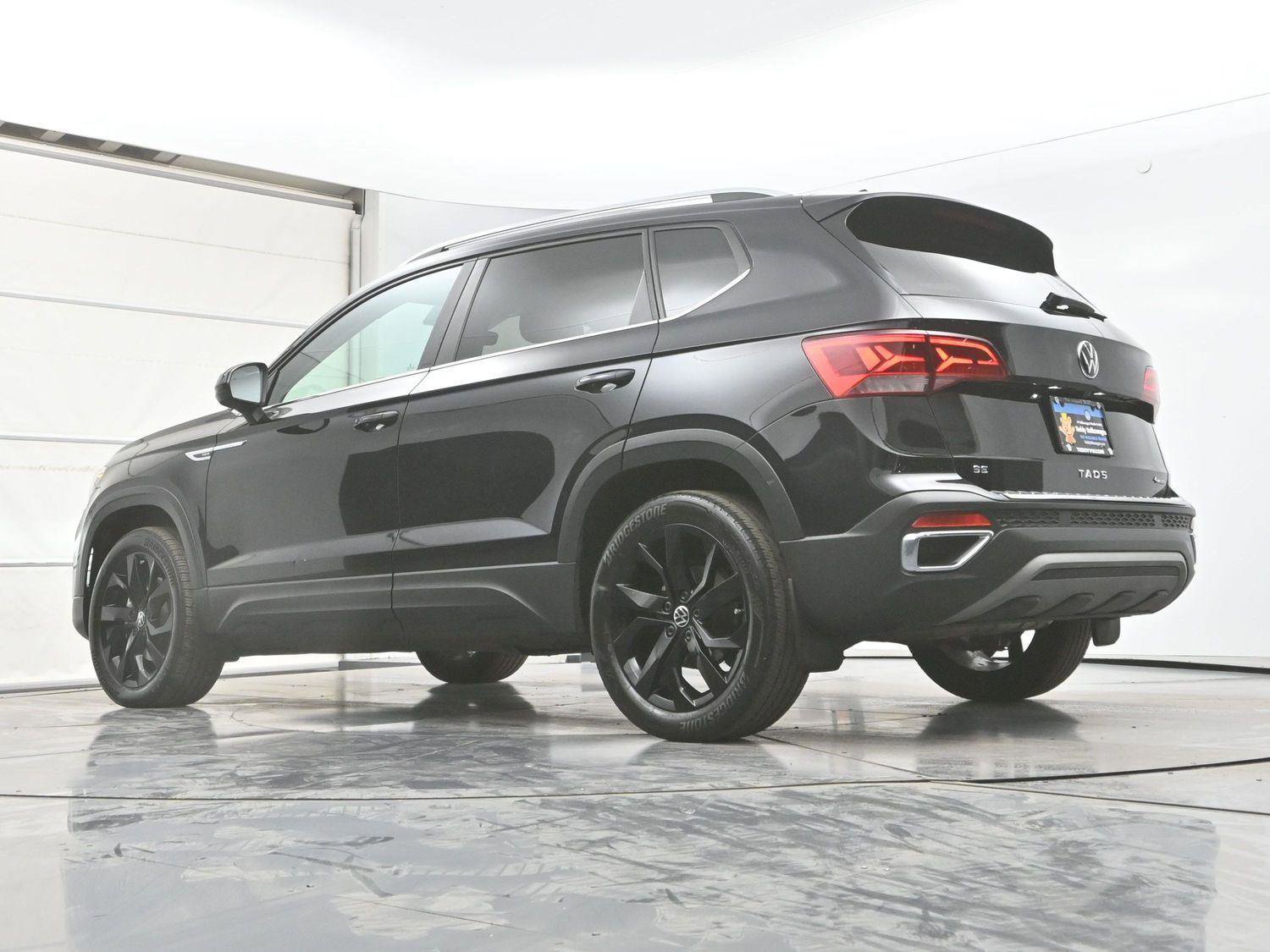 Used 2023 Volkswagen Taos SE image 29