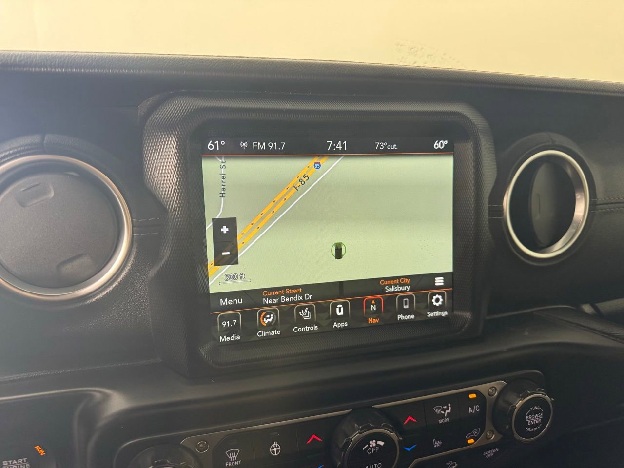 Used 2020 Jeep Wrangler Unlimited Sahara image 15