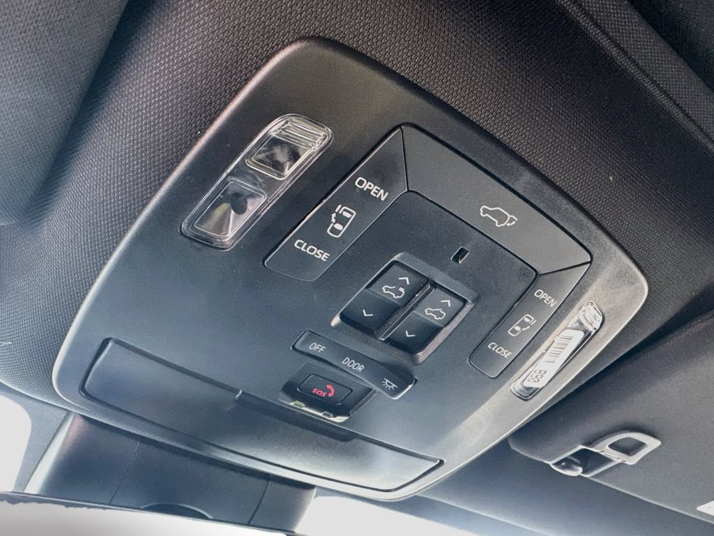 Used 2025 Toyota Sienna Limited AWD/4WD image 19